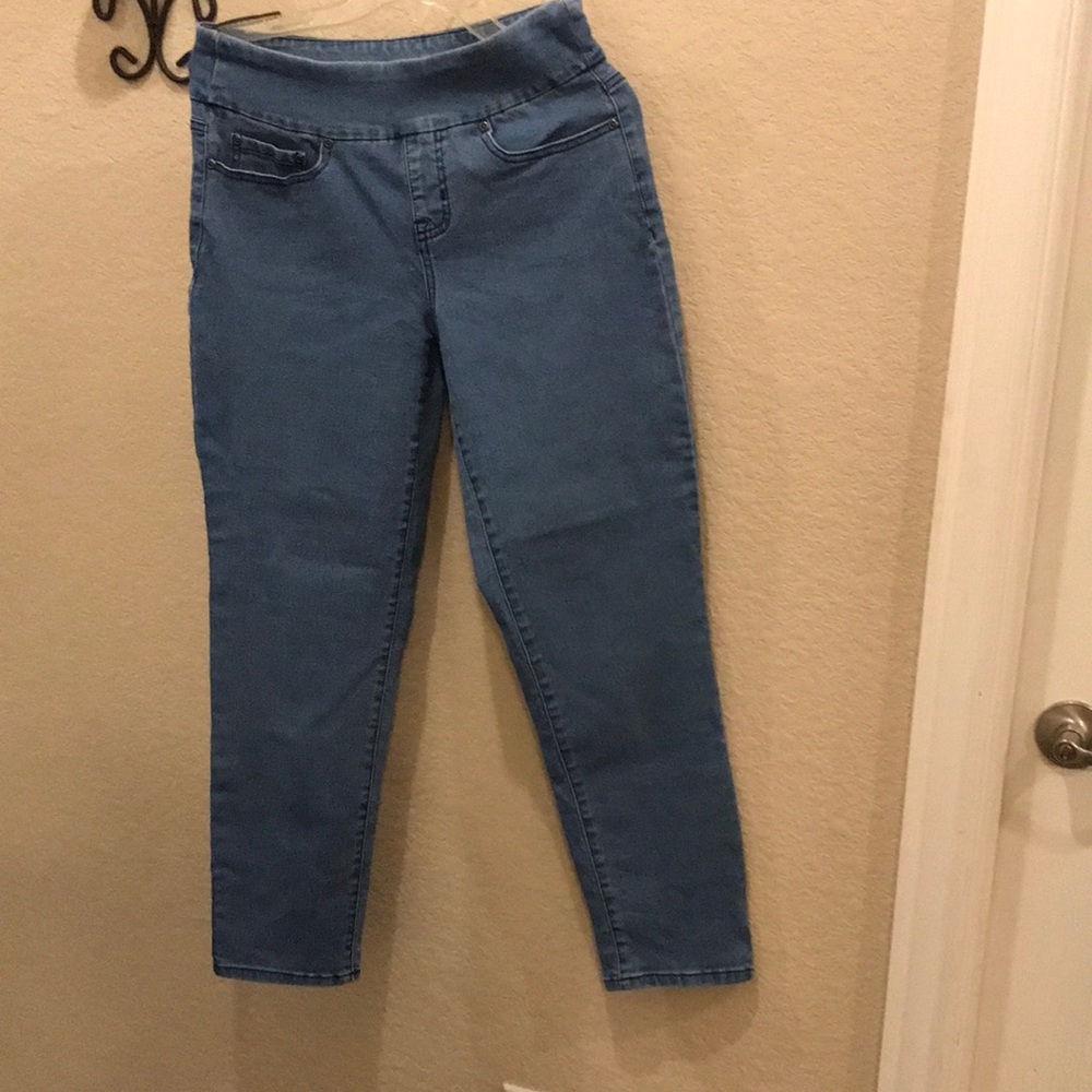 White stag brand pull on jeans